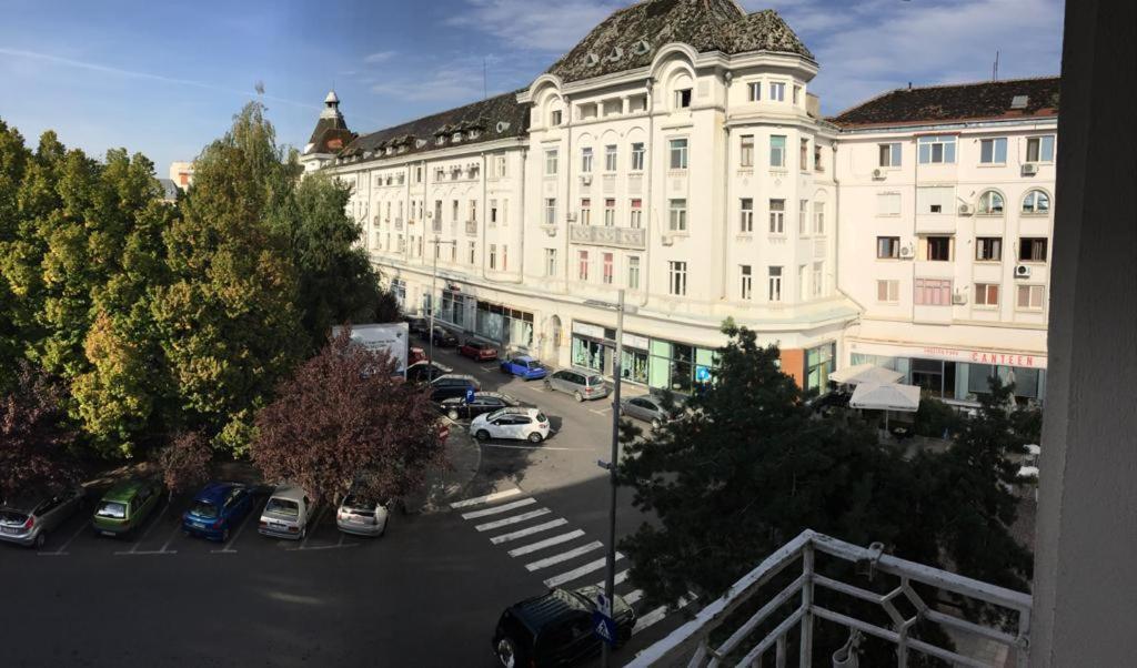 Old Town English Park Residence Craiova Exteriör bild