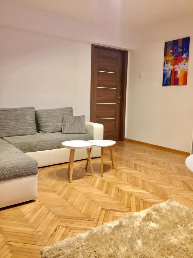 Old Town English Park Residence Craiova Exteriör bild